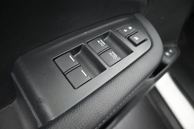 Used 2023 White Honda EX-L image 13