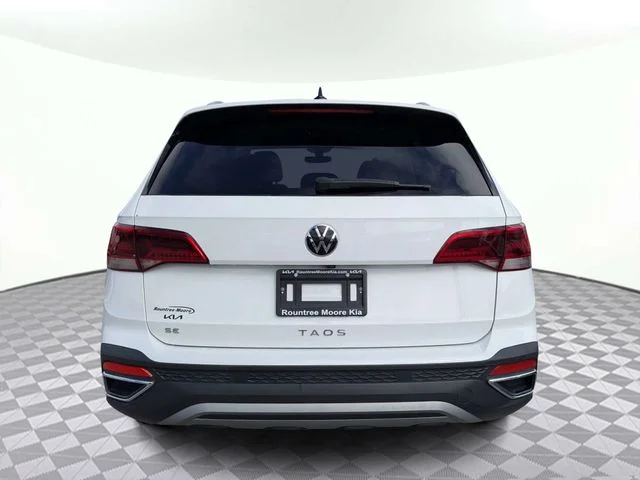 Used 2024 White Volkswagen 1.5T SE image 4