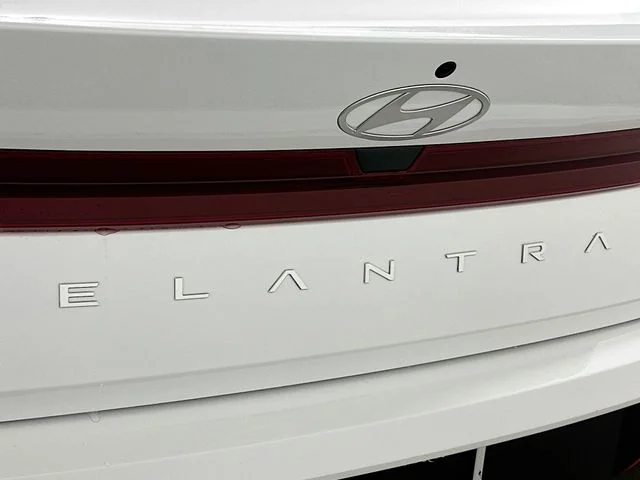 New 2026 White Hyundai SE image 23