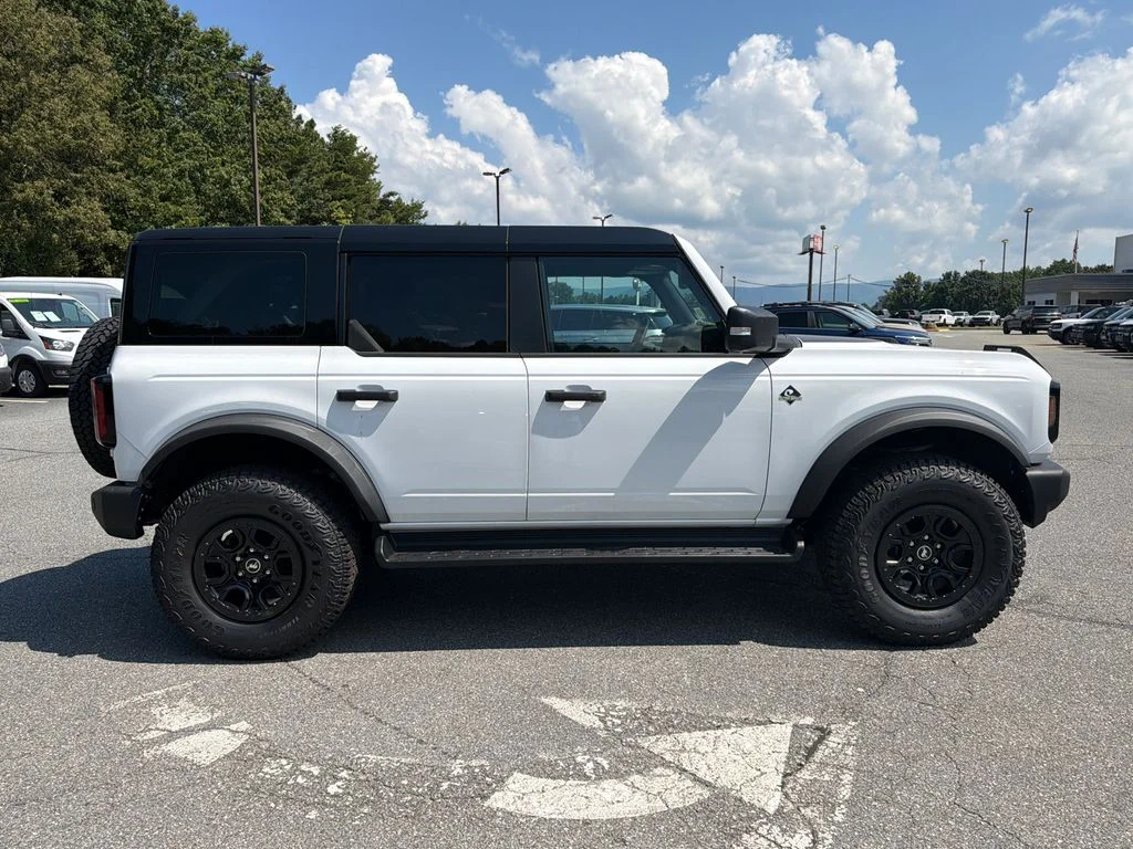 New 2025 White Ford Outer Banks image 8