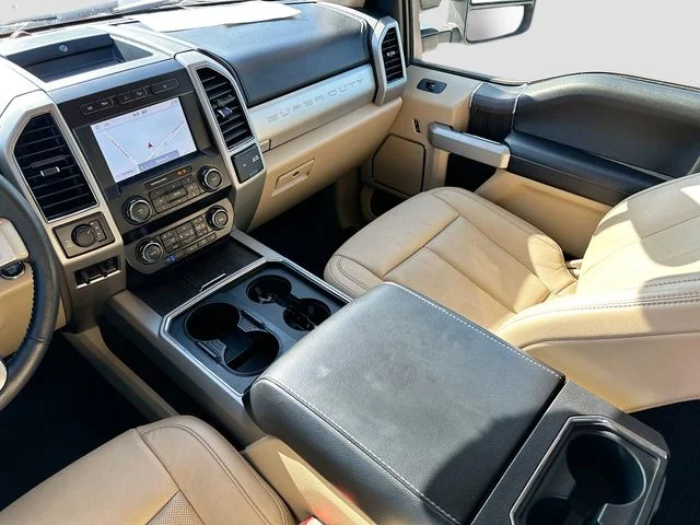 Used 2020 White Ford Lariat image 23