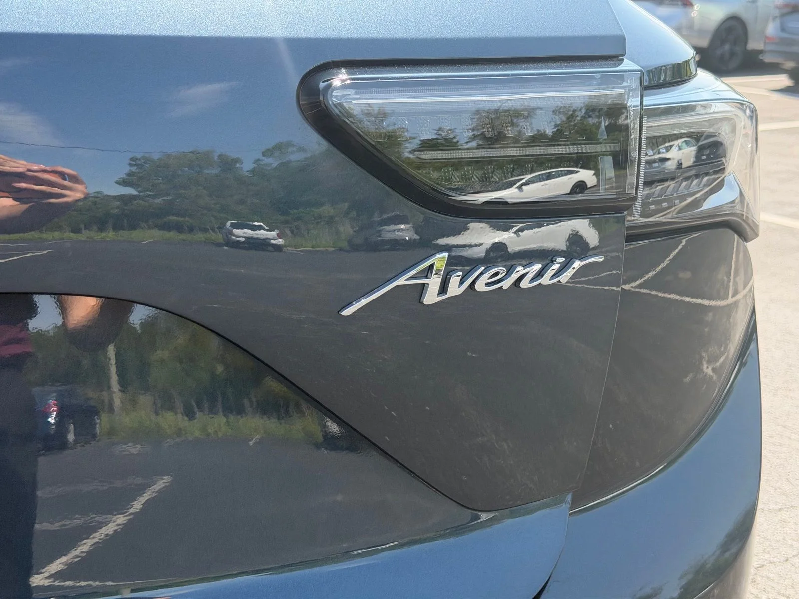Used 2026 Quartz Blue Metallic Buick Avenir image 35