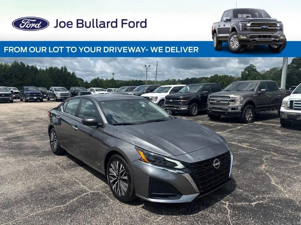 Used 2025 Gray Nissan 2.5 SV image 1