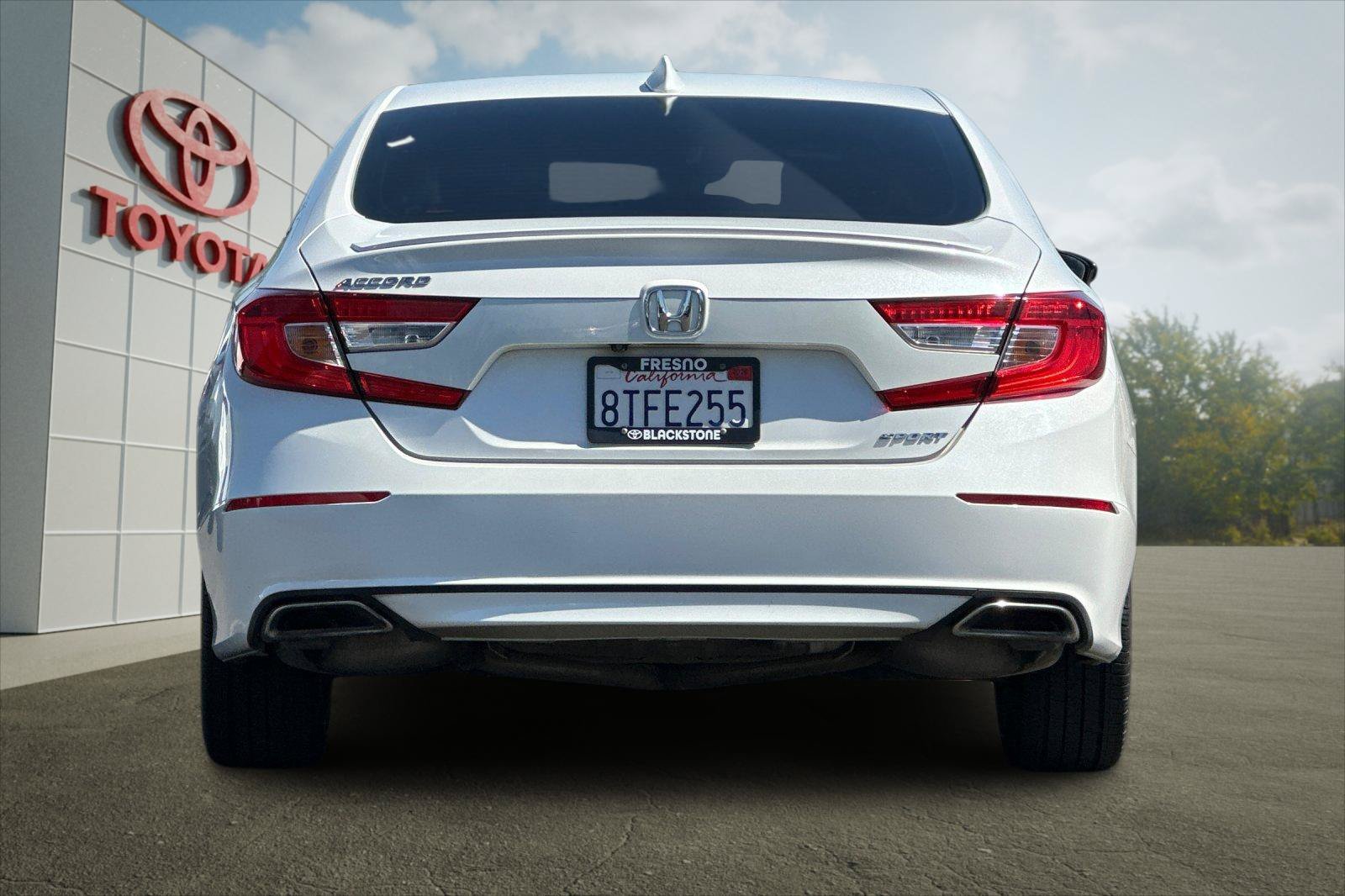 Used 2020 Platinum White Pearl Honda Sport image 4
