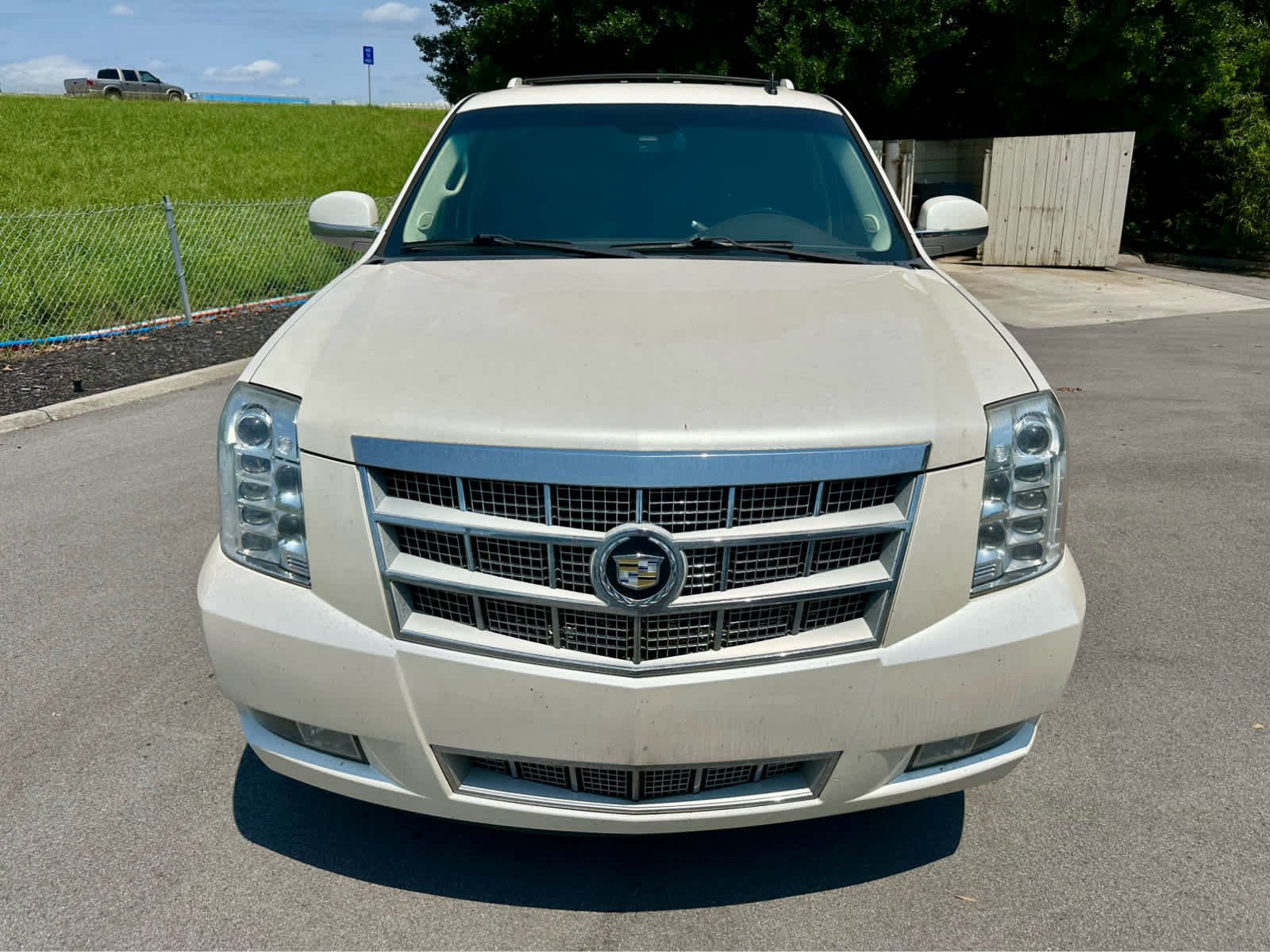 Used 2012 White Diamond Tricoat Cadillac Platinum Edition image 2