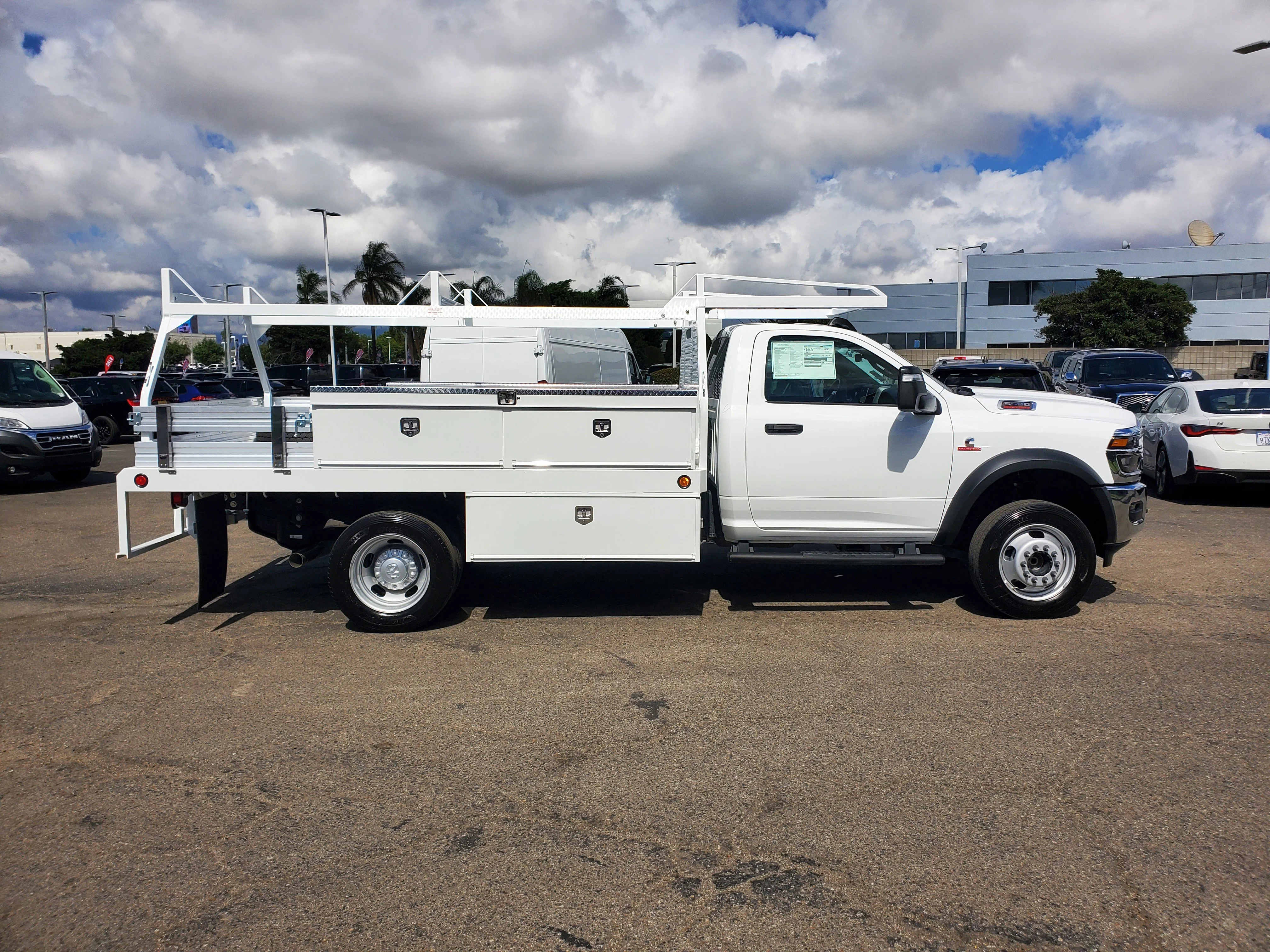 New 2026 Bright White Clear-Coat Exterior Paint RAM Tradesman image 2