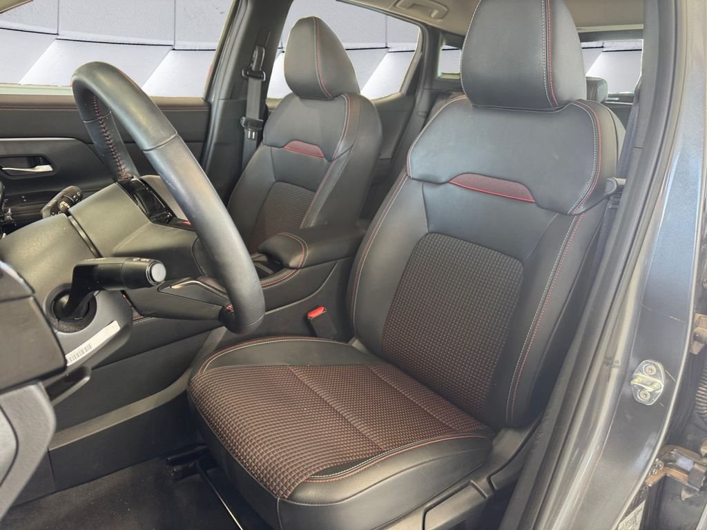 Used 2025 Gray Nissan SR image 8