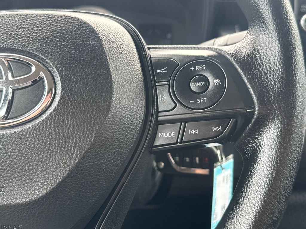 Used 2020 Silver Toyota LE image 19