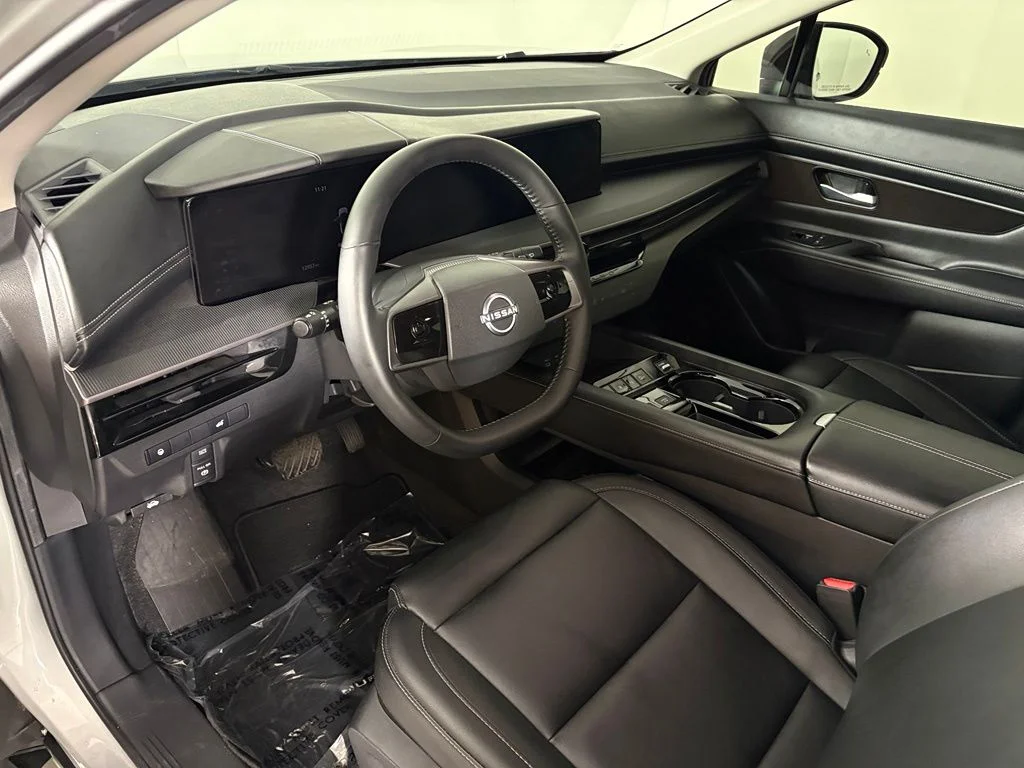 Used 2025 Silver Nissan SV image 17