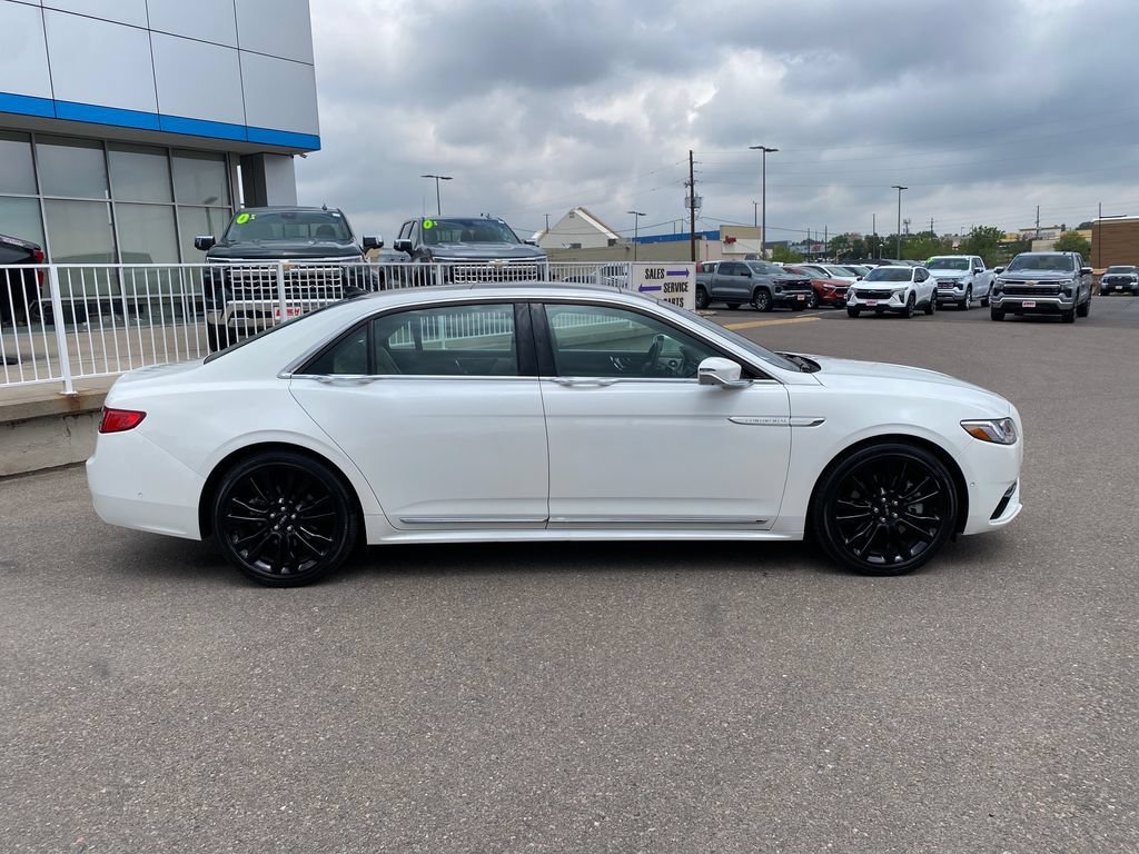 Used 2020  Lincoln Reserve image 6