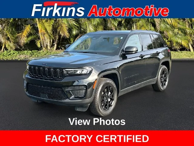 Used 2025 Black Jeep Altitude X image 1