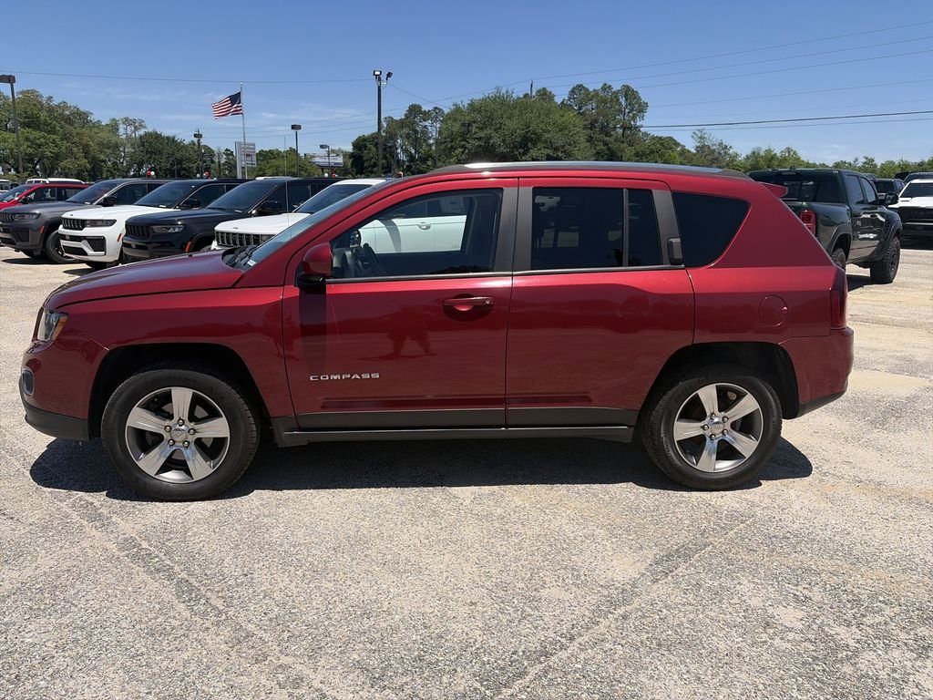 Used 2017 Red Jeep Latitude image 3