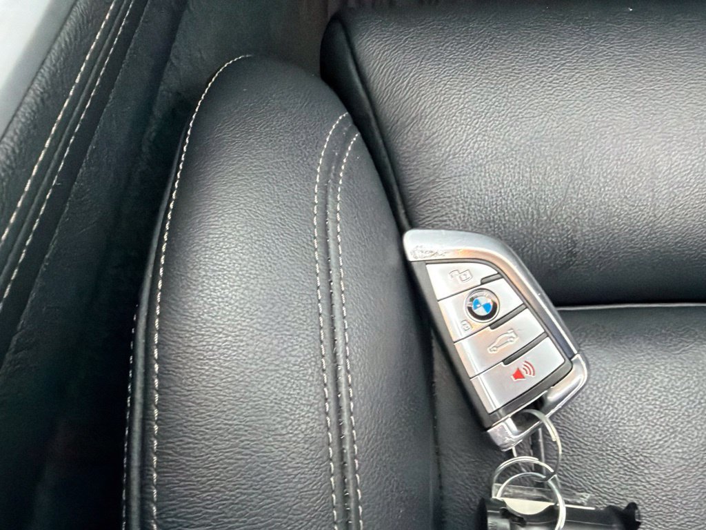 Used 2021 Gray BMW M50i image 30