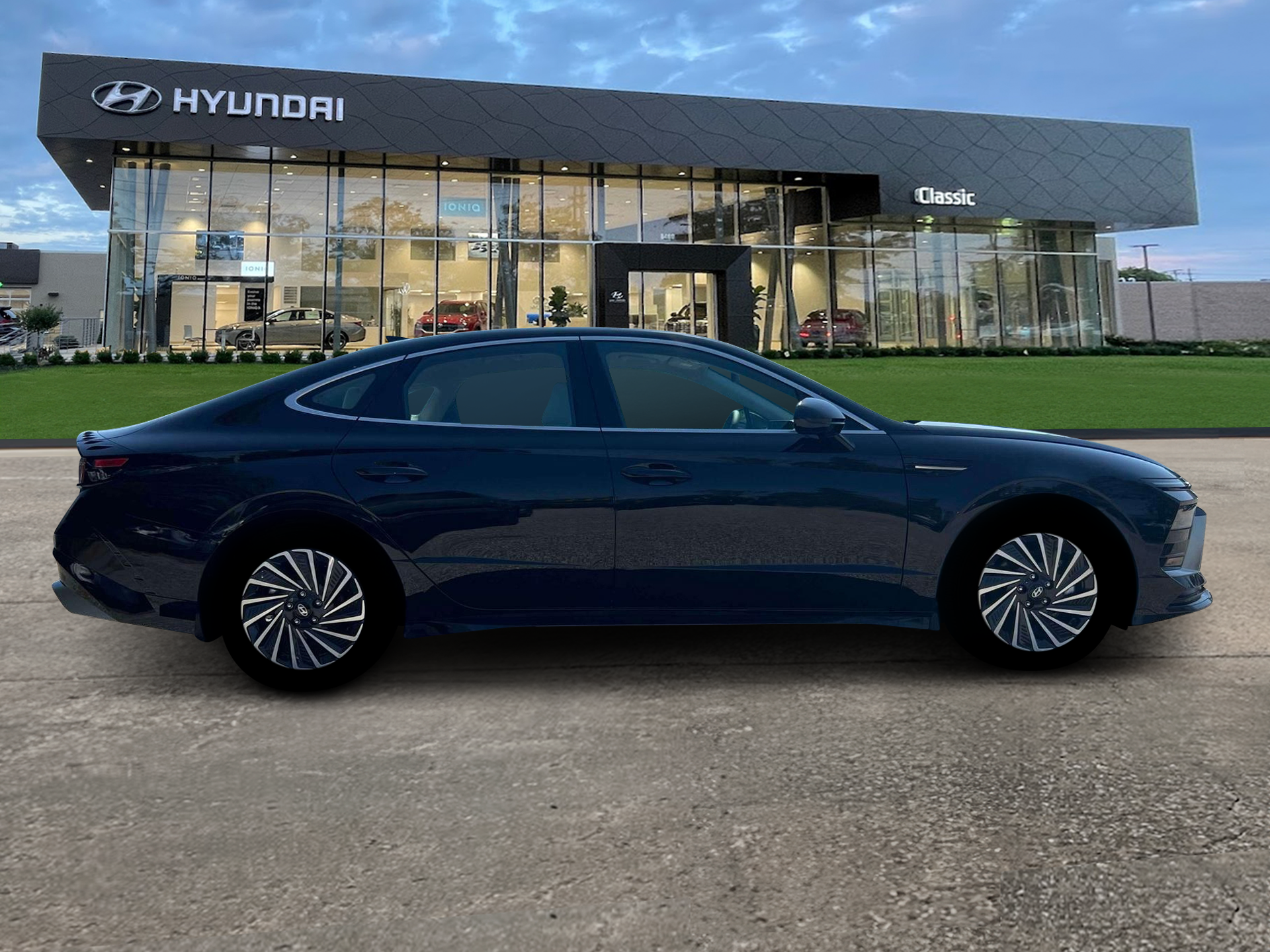 2025 Hyundai Sonata Hybrid SEL - Photo 9