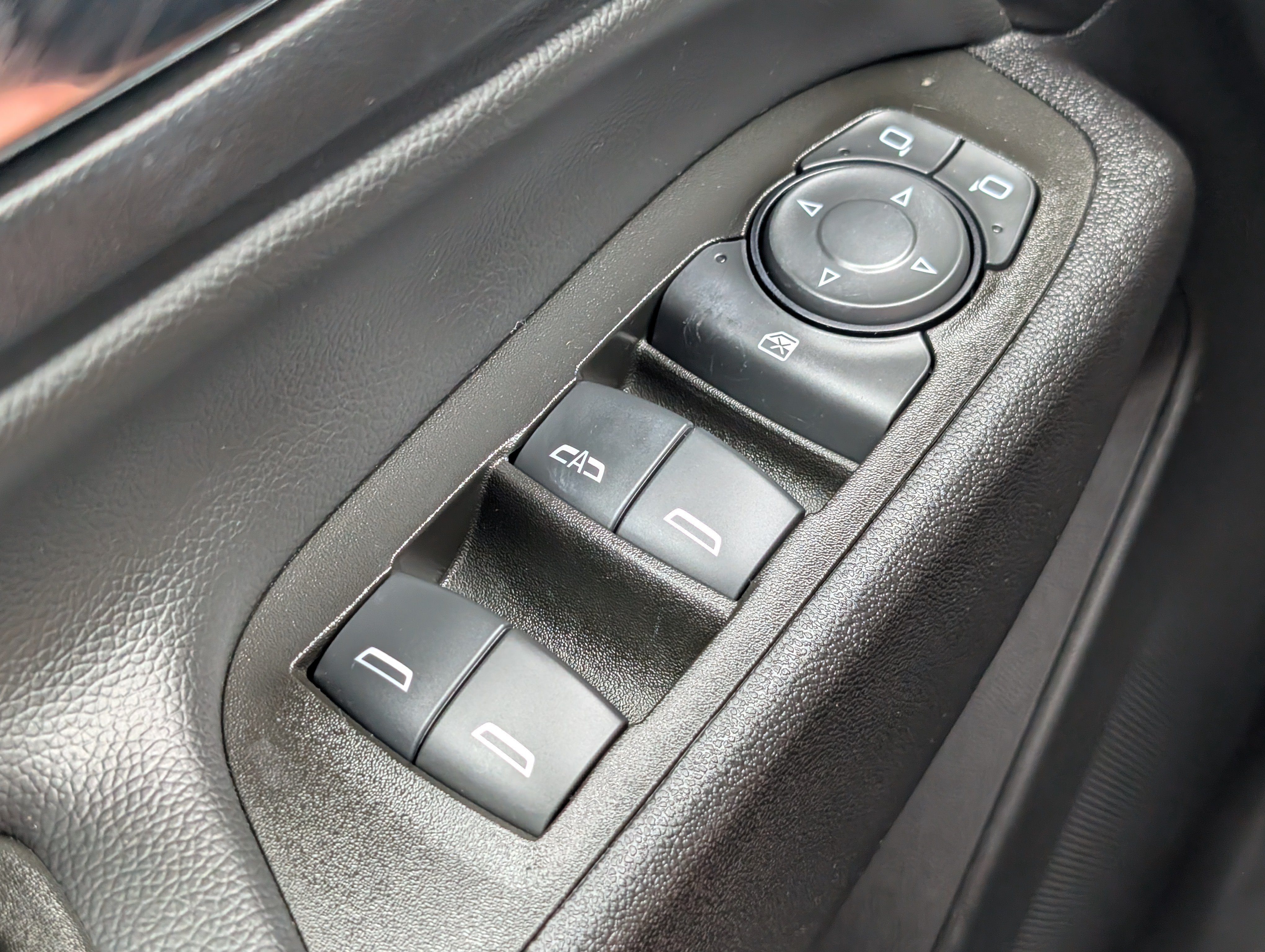 Used 2024 Summit White Chevrolet LT image 12