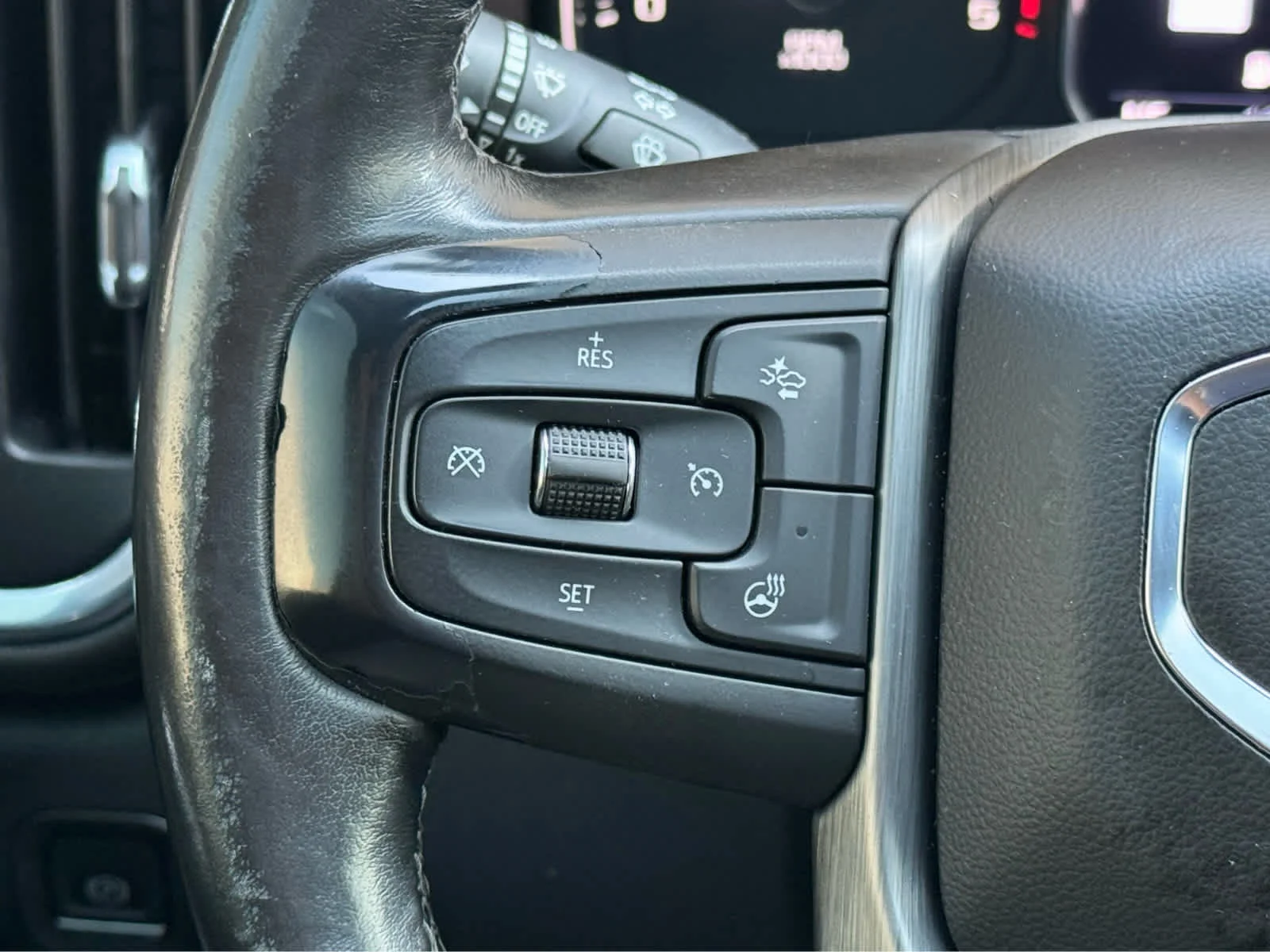 Used 2022 EBONY TWILIGHT METALLIC GMC Denali image 18