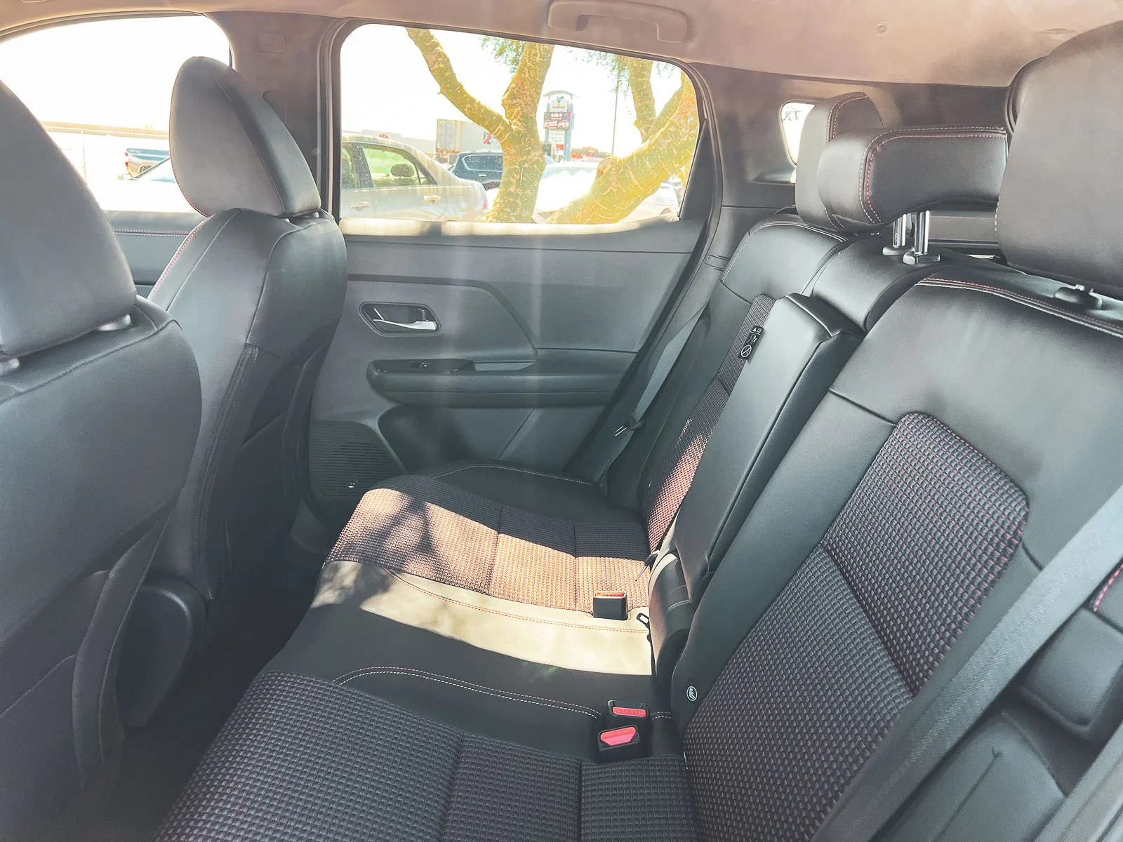 New 2026 Aspen White TriCoat / Super Black Two-tone Nissan SR image 24