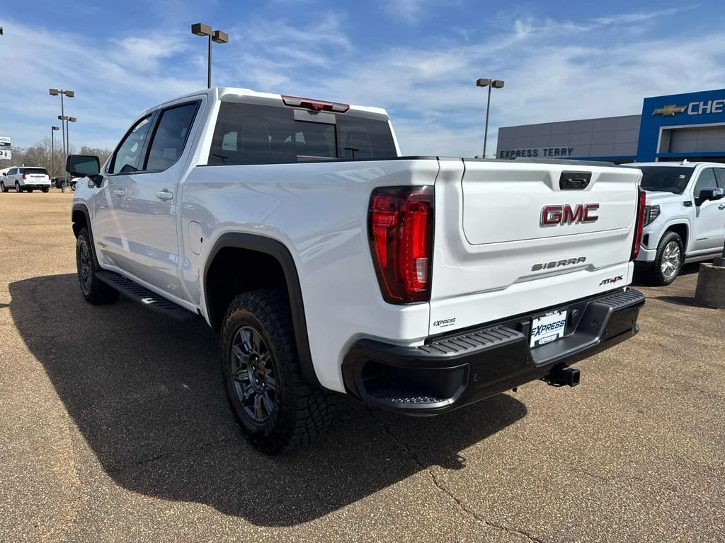 2026 GMC Sierra 1500 AT4X - Photo 12