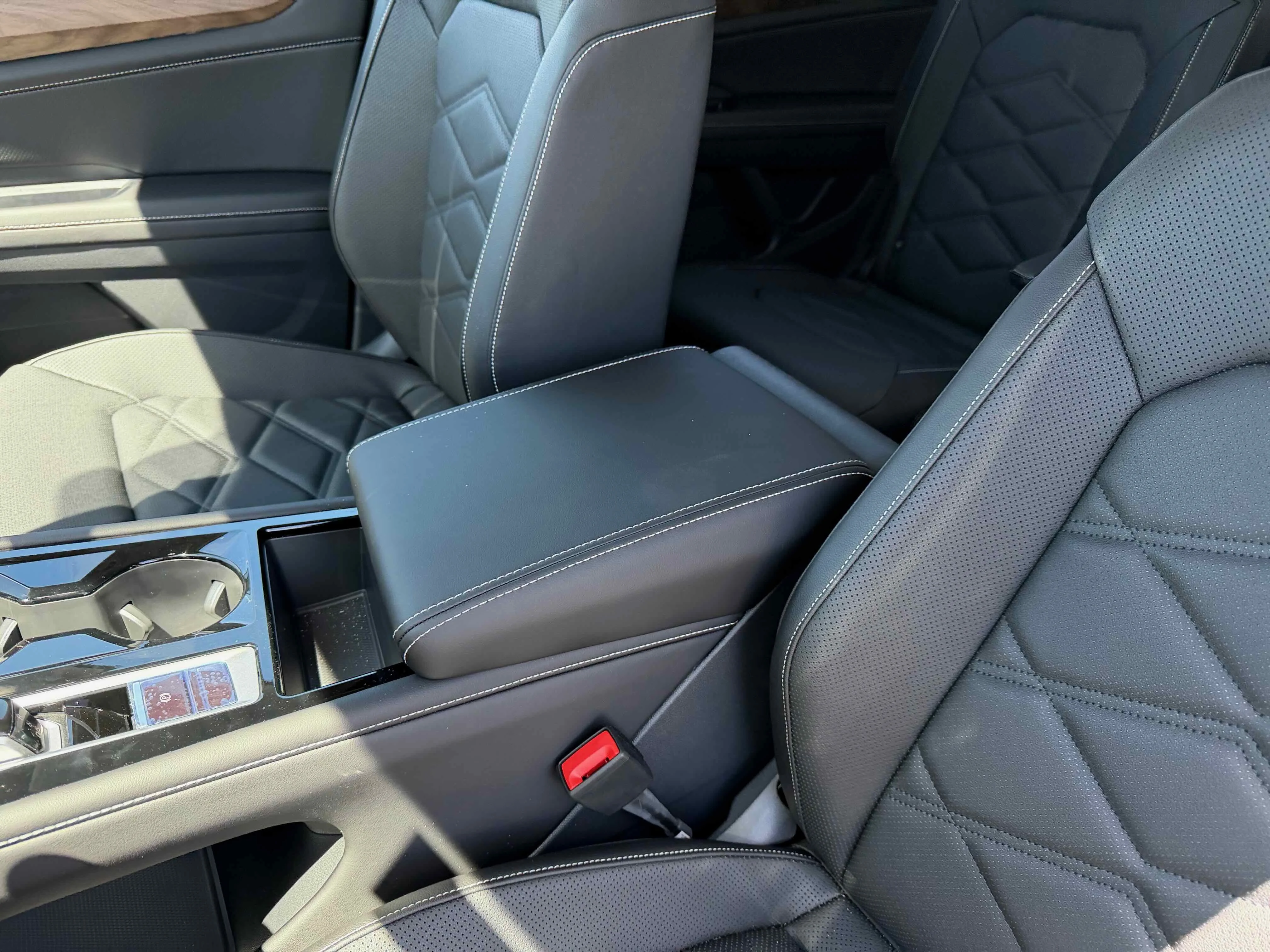 New 2026 Green Volkswagen 2.0T SE w/Technology image 25