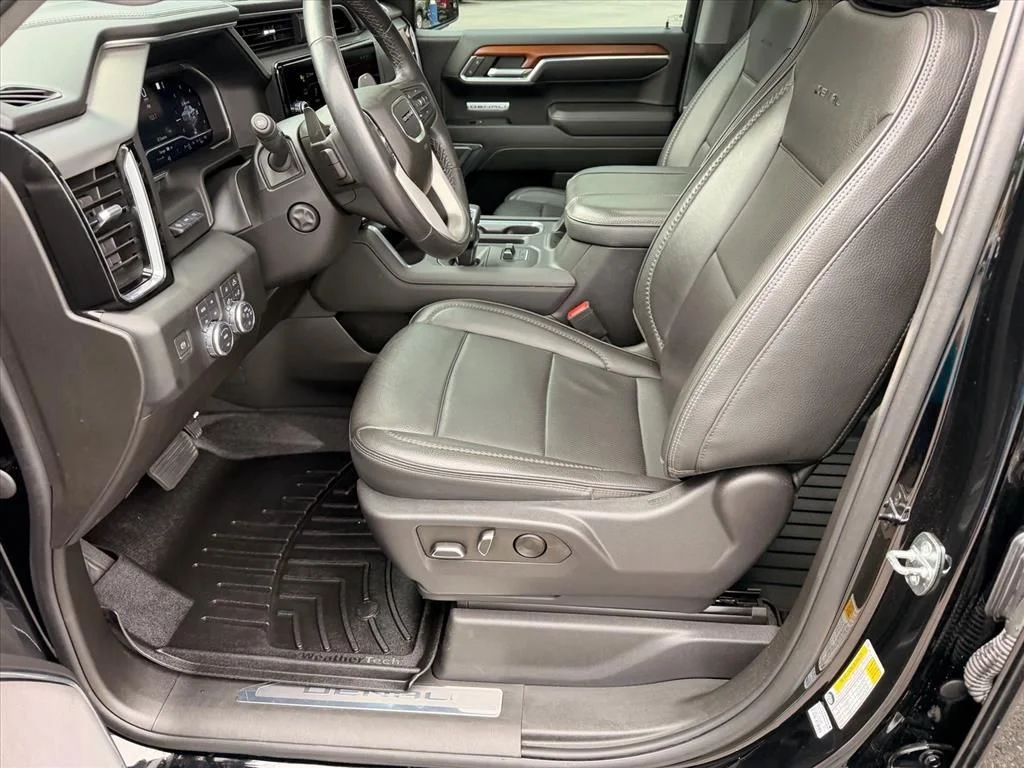 Used 2023 Black GMC Denali image 8