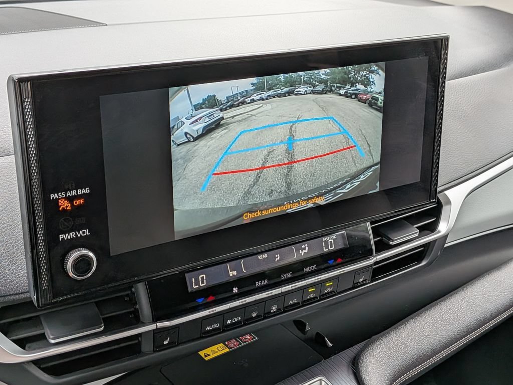 Used 2026  Toyota XLE image 5