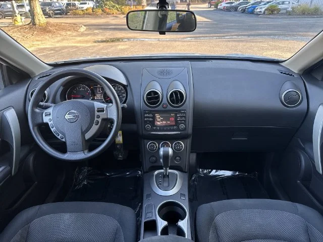 Used 2015 White Nissan S image 9