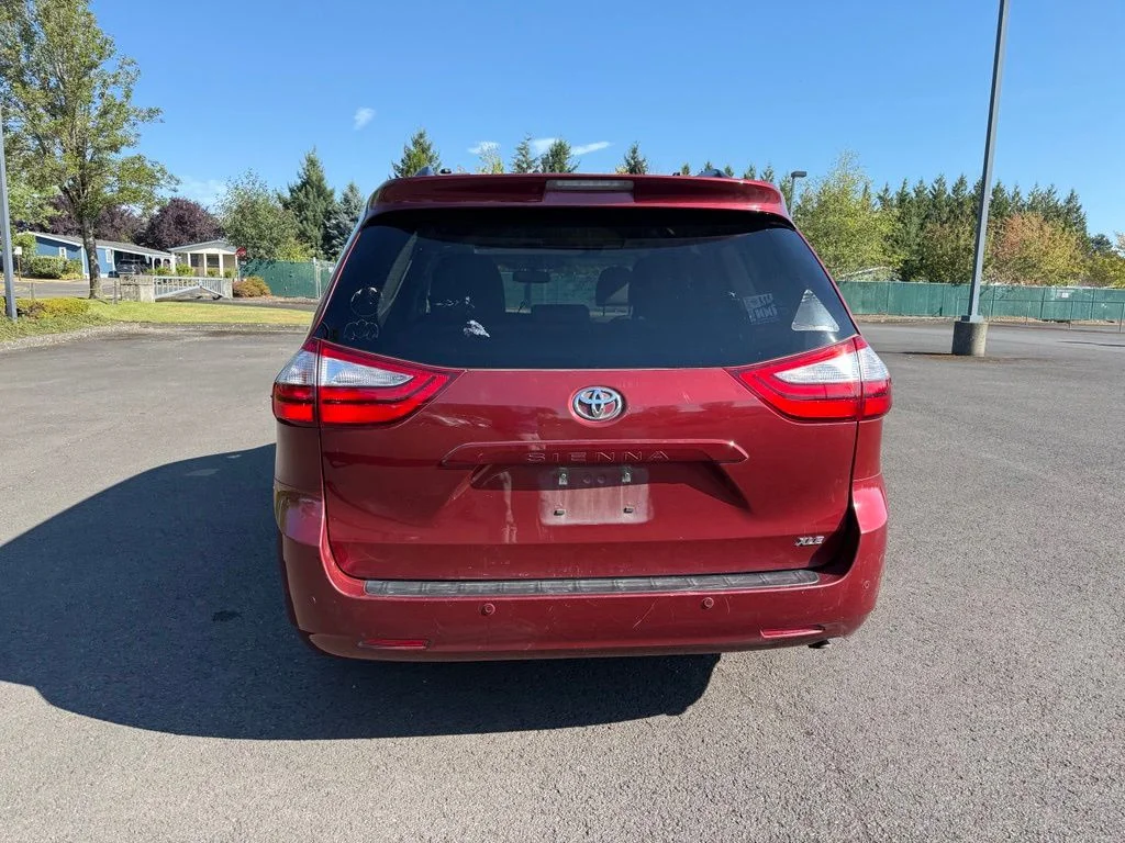 Used 2016 Salsa Red Pearl Toyota XLE image 6