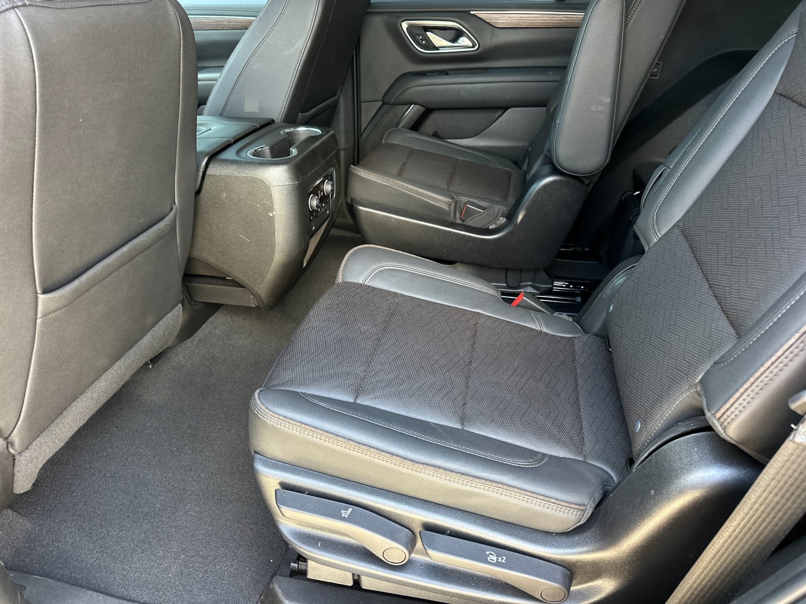 Used 2022 Black Chevrolet High Country image 11