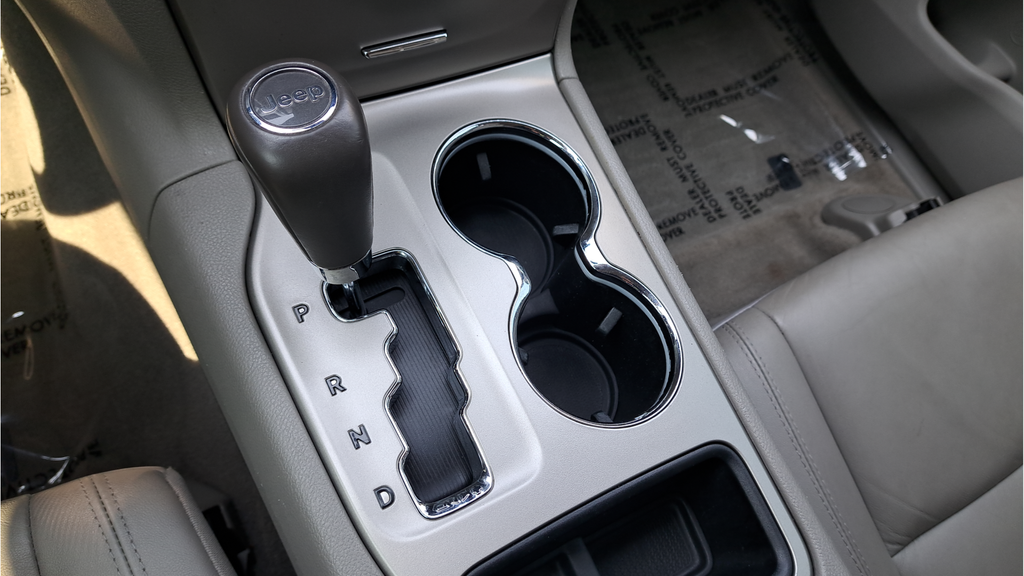 Used 2013 Black Jeep Altitude image 13