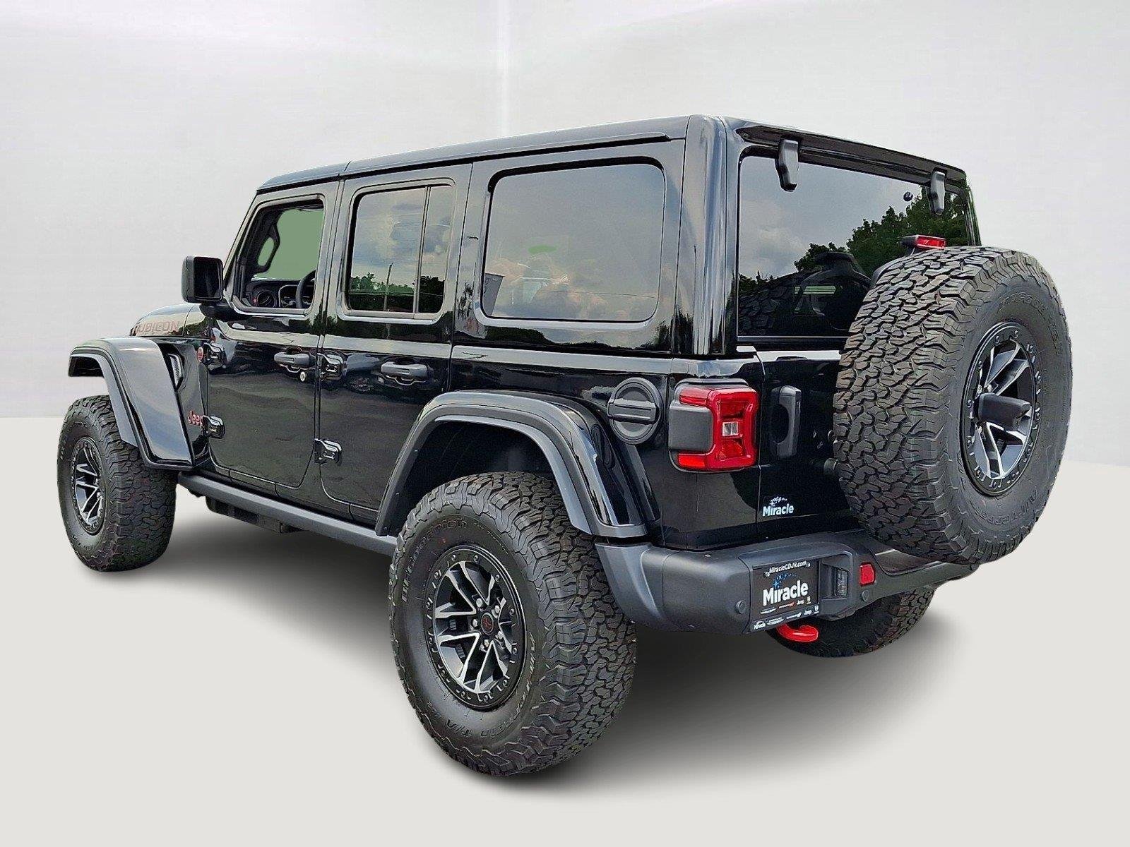 New 2026 Black Clearcoat Jeep Rubicon X image 4