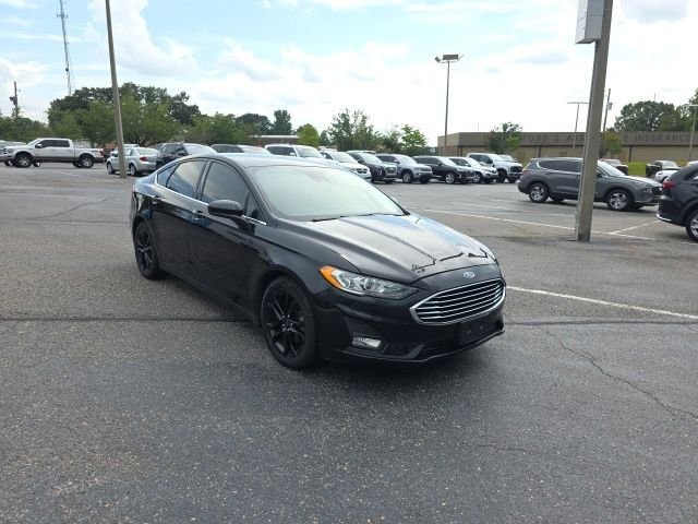 Used 2019 Black Ford SE image 1