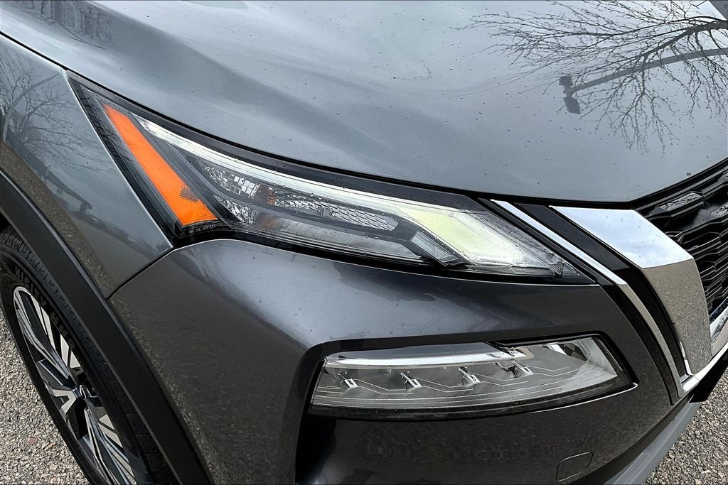 Used 2023 Gray Nissan SV image 31
