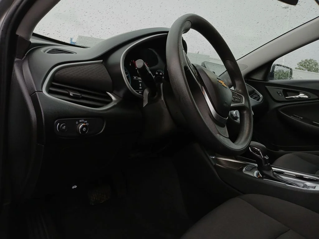 Used 2022 Silver Chevrolet LT image 18