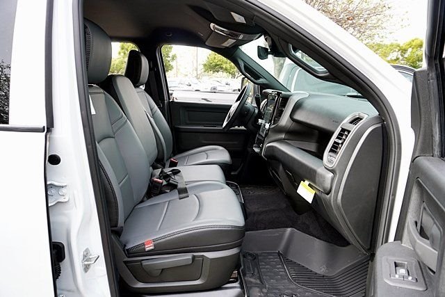 New 2026 Bright White Clear-Coat Exterior Paint RAM Tradesman image 15