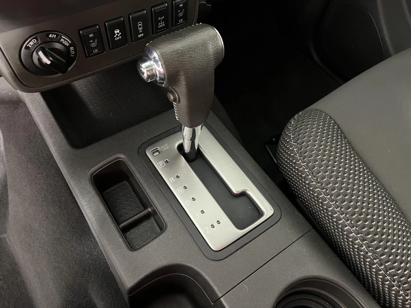 Used 2019 Brilliant Silver Metallic Nissan PRO-4X image 21