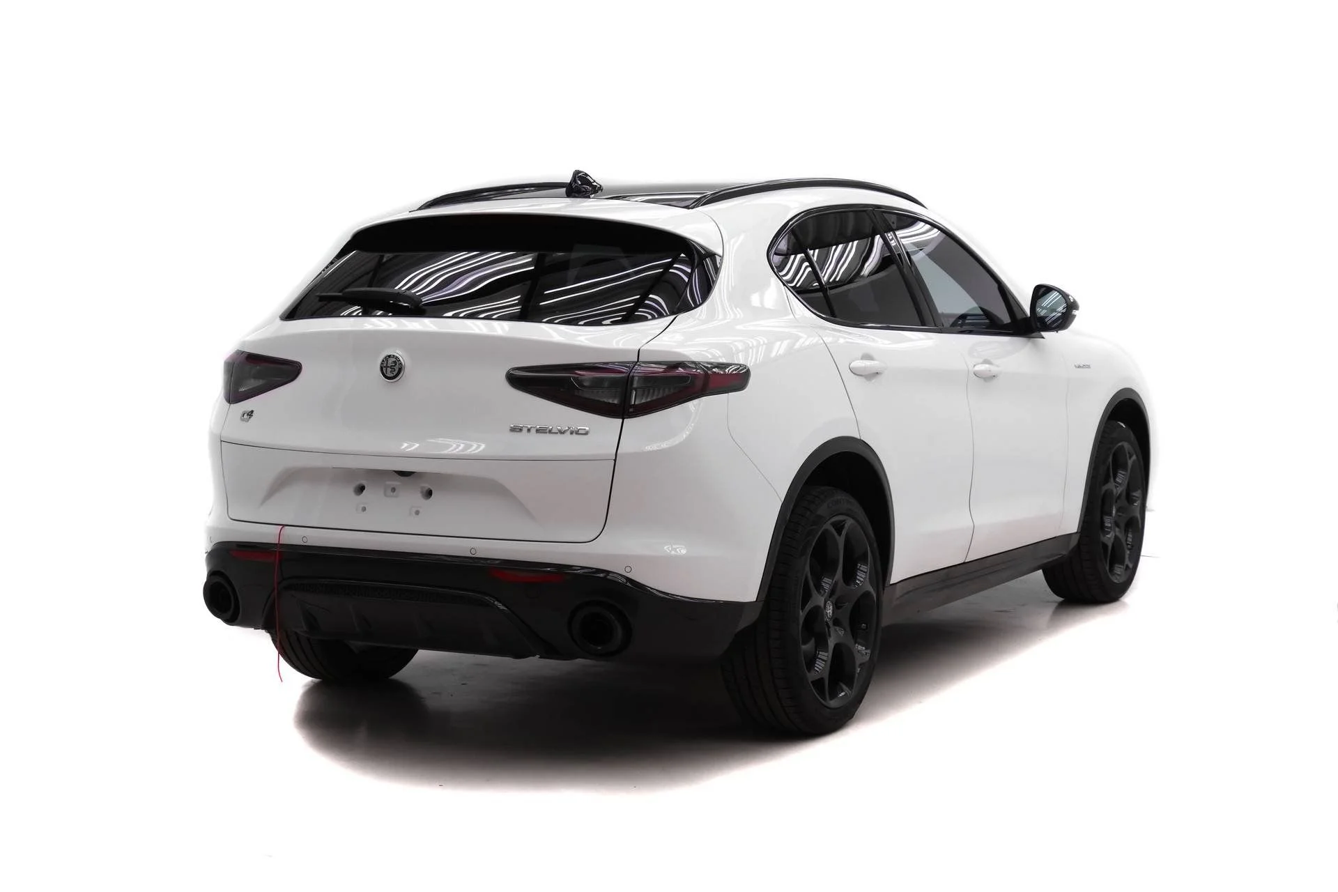 New 2026 Milano White Exterior Paint Alfa Romeo Base image 5