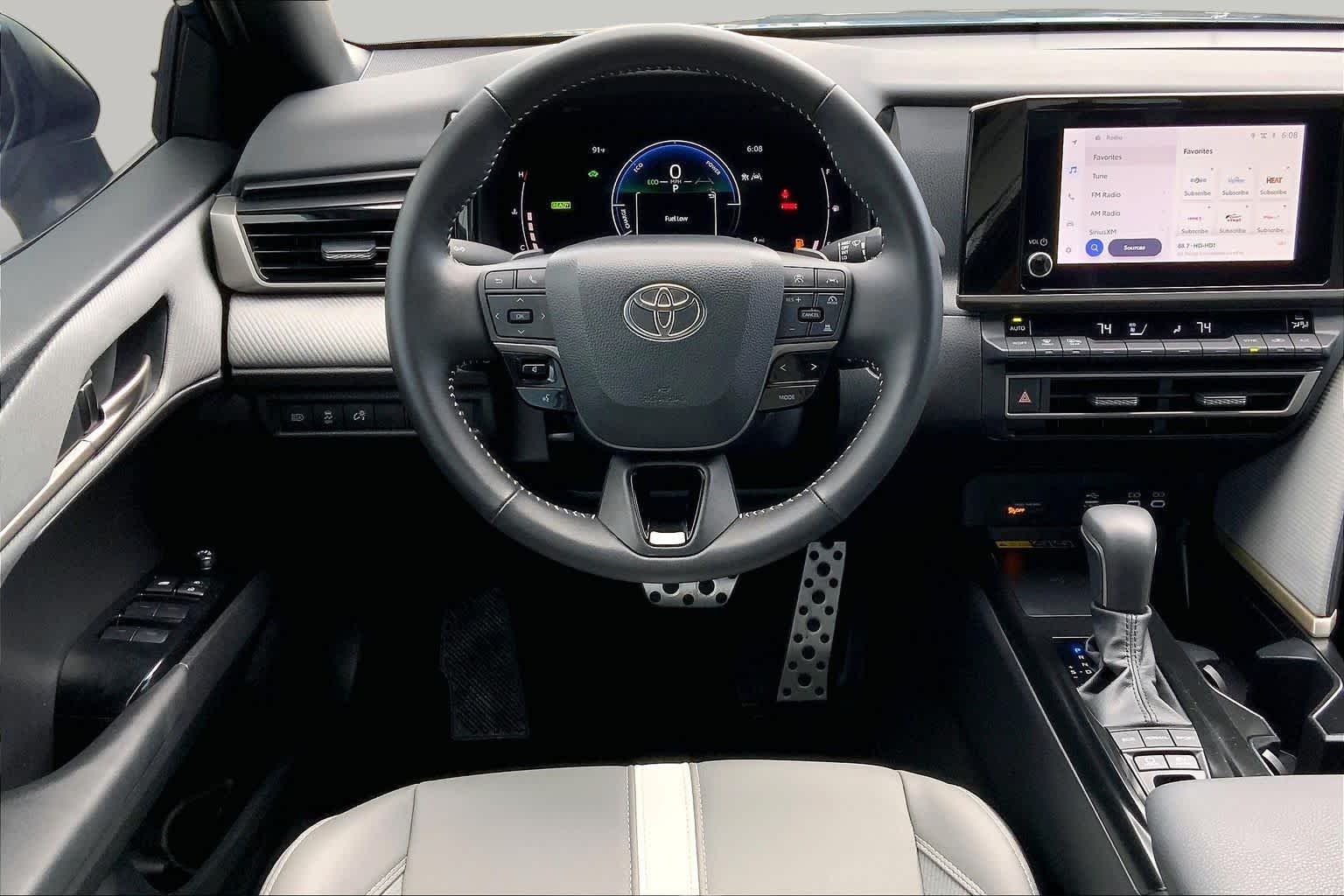 Used 2025 Ocean Gem Toyota SE image 10