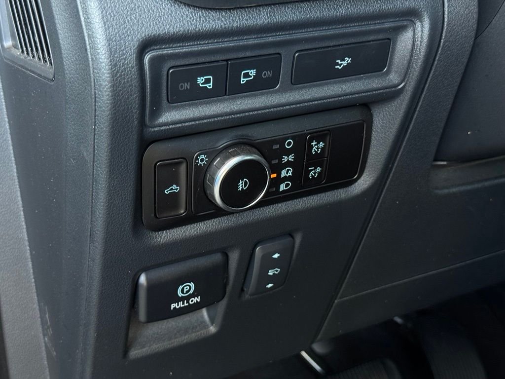 Used 2023 Black Ford Lariat image 32