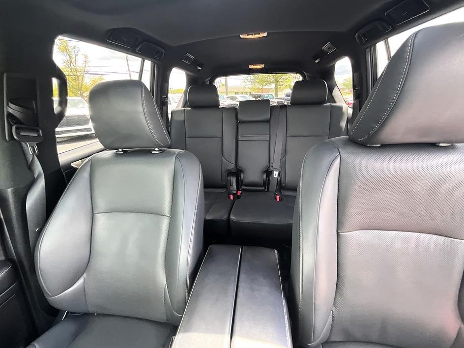 Used 2020 White Lexus 460 image 35