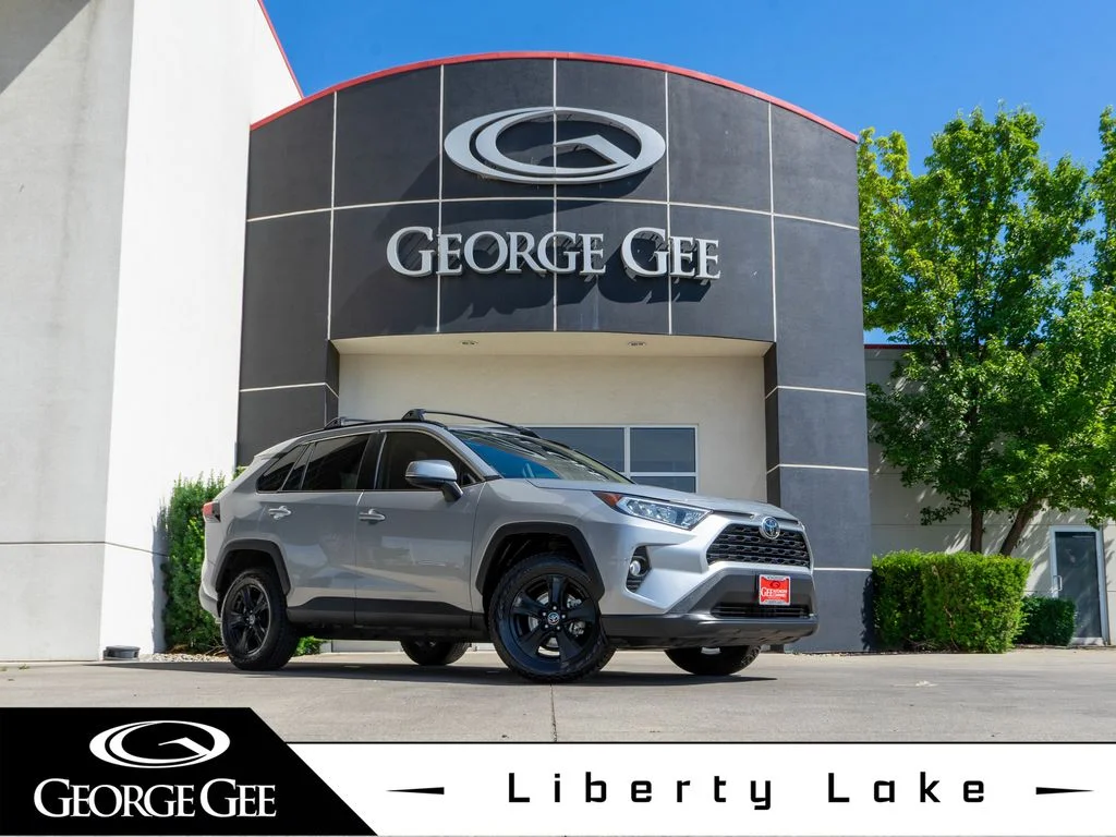 Used 2019 Silver Toyota XLE image 1
