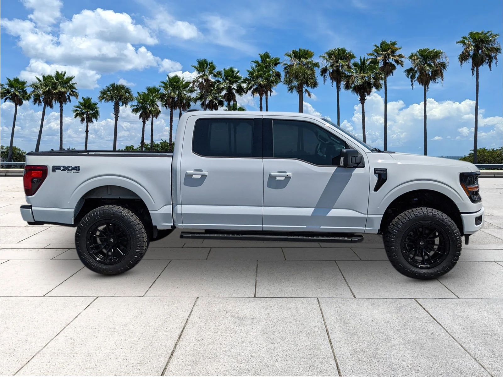 New 2026 Oxford White Ford XLT image 8