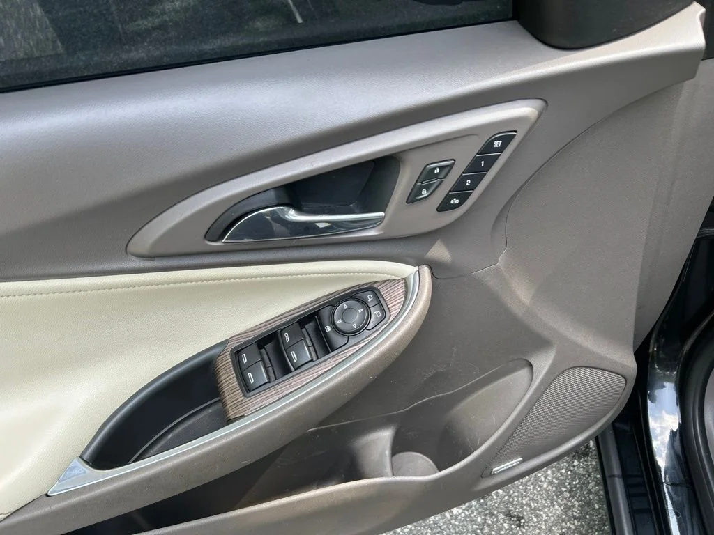 Used 2020 Black Chevrolet Premier image 15