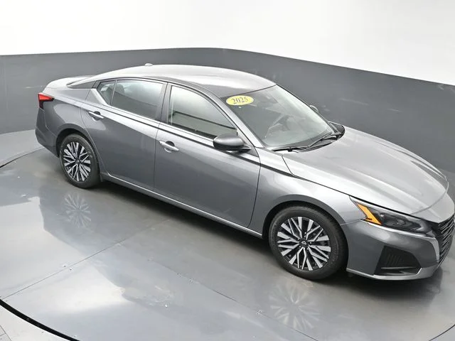 Used 2025 Gray Nissan 2.5 SV image 49