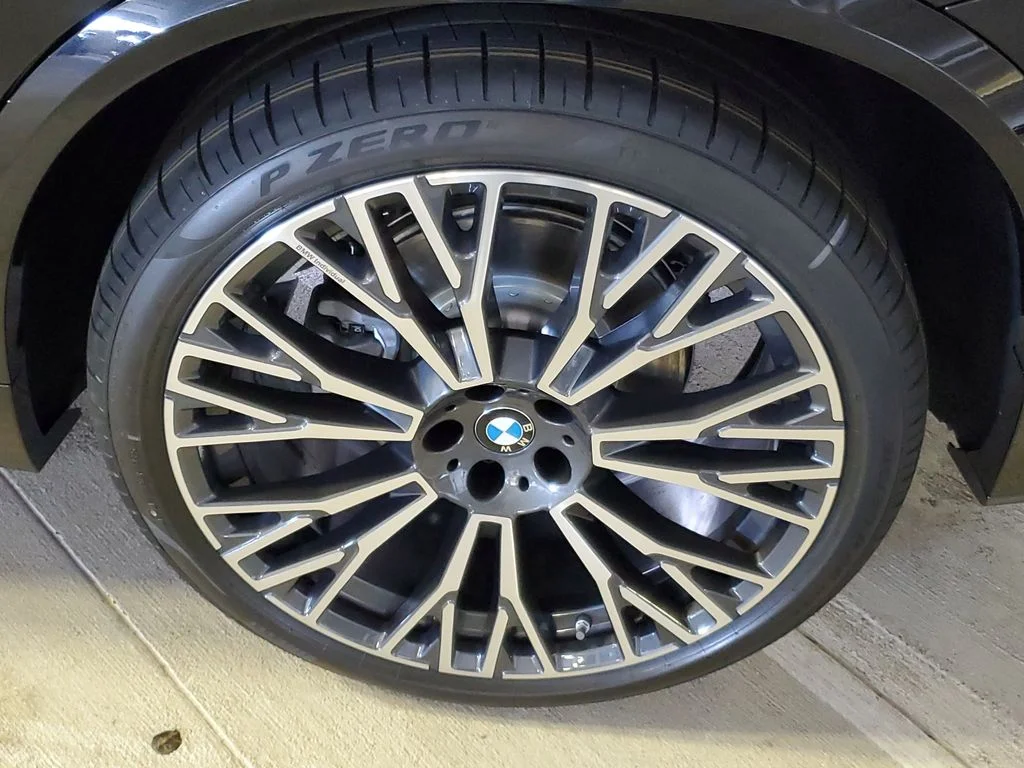 Used 2026 Black Sapphire Metallic BMW sDrive40i image 5