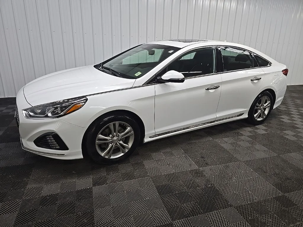 Used 2018 White Hyundai Sport+ image 6