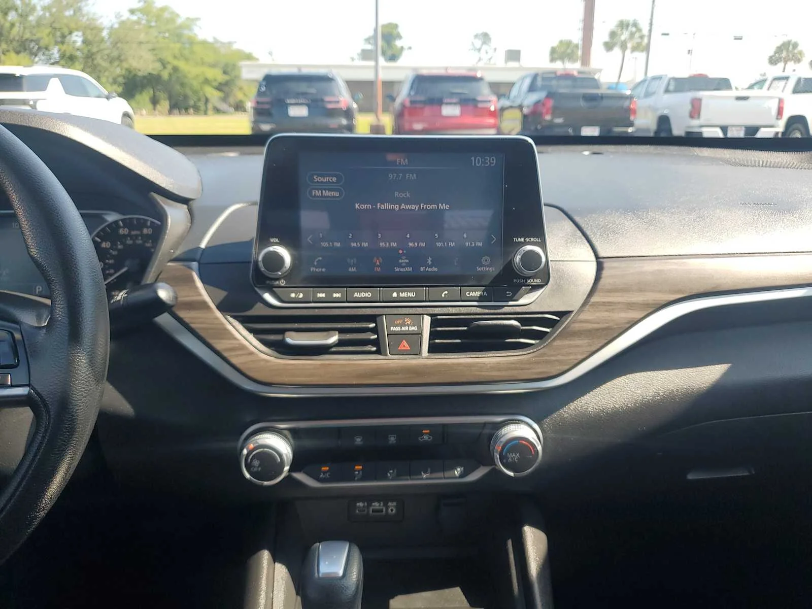 Used 2025 Gray Nissan SV image 12