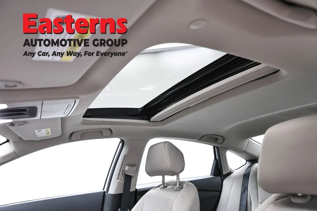 Used 2024 White Honda EX image 33