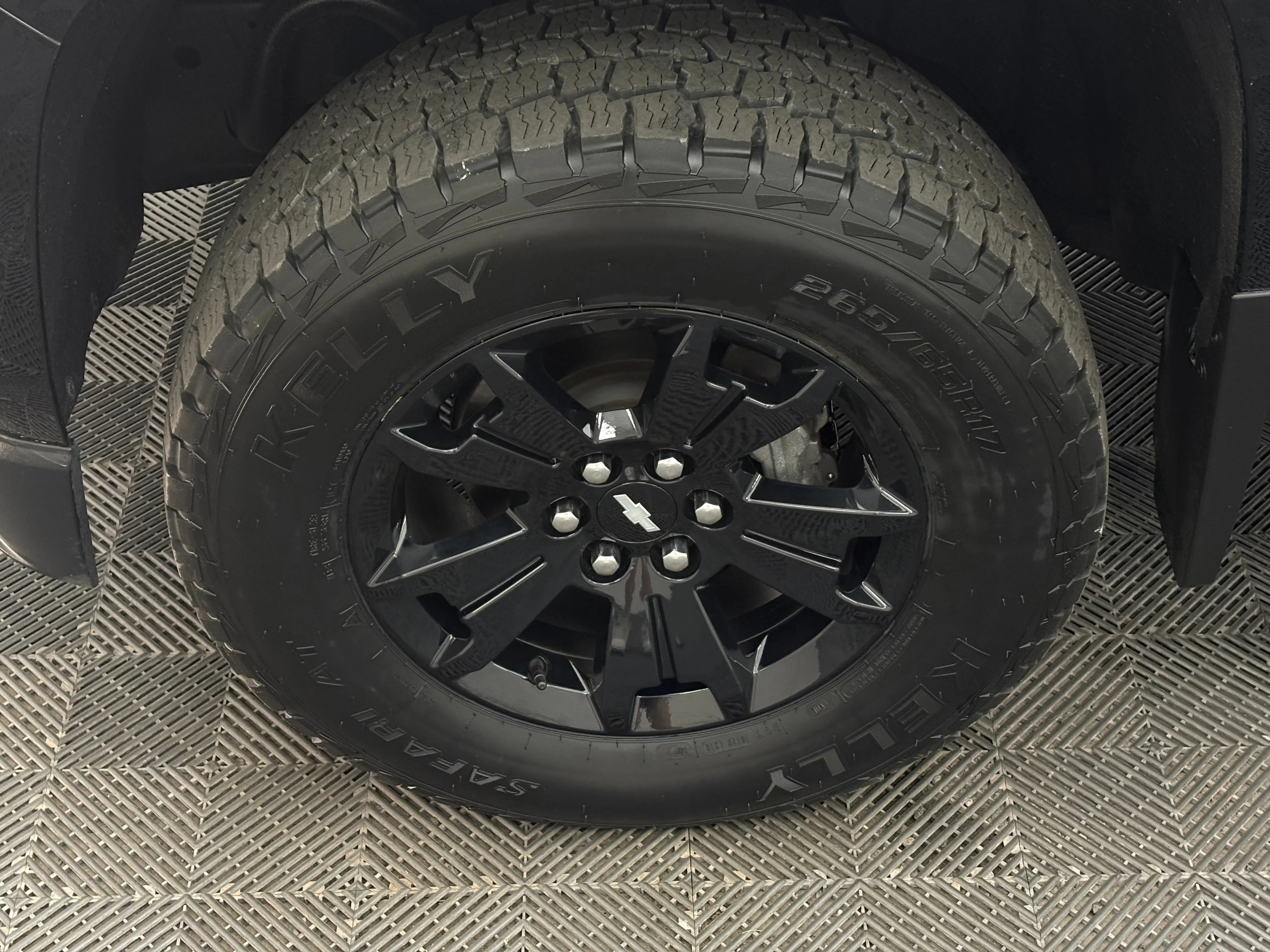Used 2018 BLACK Chevrolet 4WD Z71 image 13