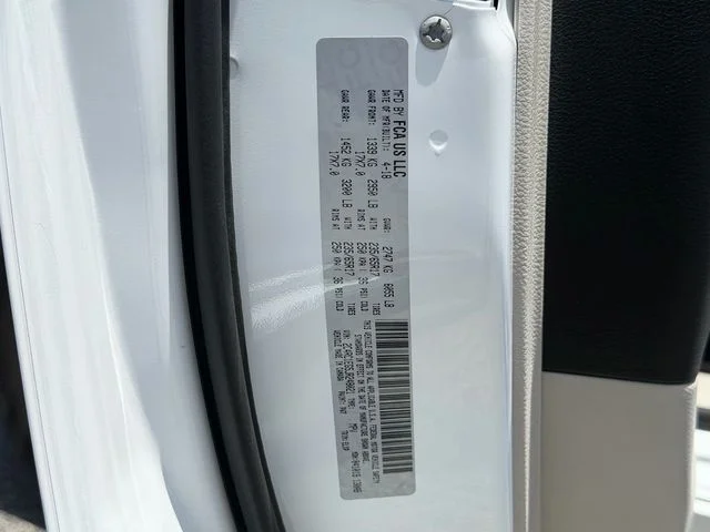 Used 2018 White Chrysler Touring L Plus image 22