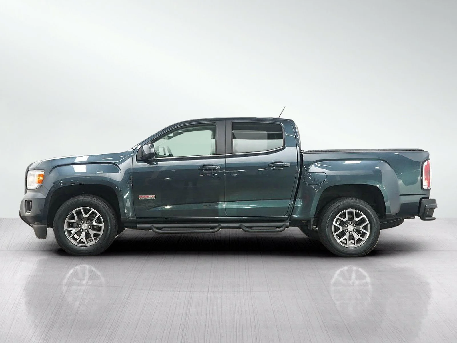Used 2020 GMC Canyon All Terrain with VIN 1GTG6FEN3L1134052 for sale in Bloomington, Minnesota